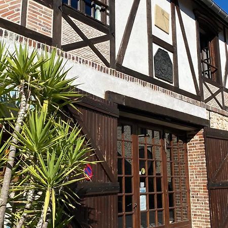 Bed and Breakfast Domaine Du Cellier De La Couronne Sézanne Exteriér fotografie