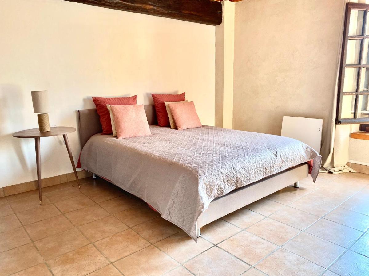 Bed and Breakfast Domaine Du Cellier De La Couronne Sézanne Exteriér fotografie