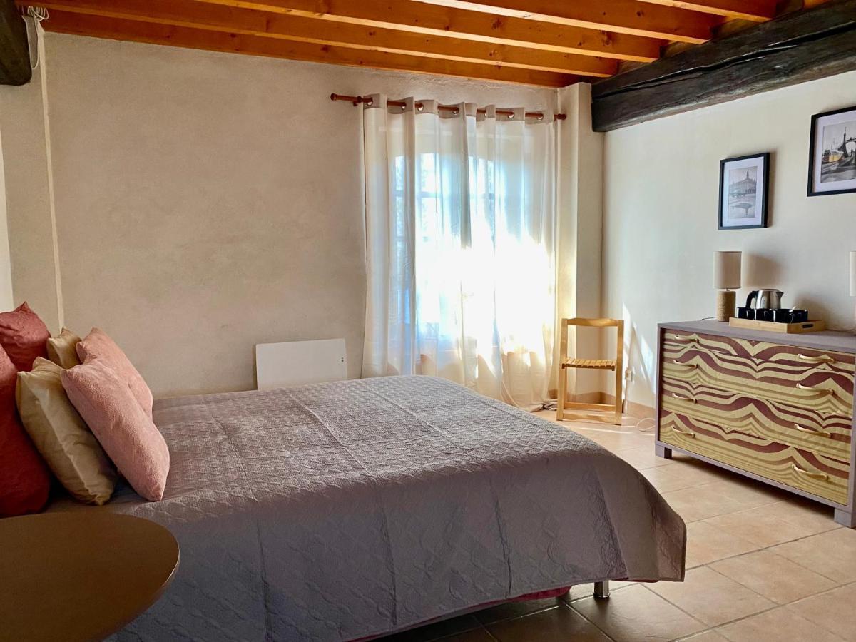 Bed and Breakfast Domaine Du Cellier De La Couronne Sézanne Exteriér fotografie