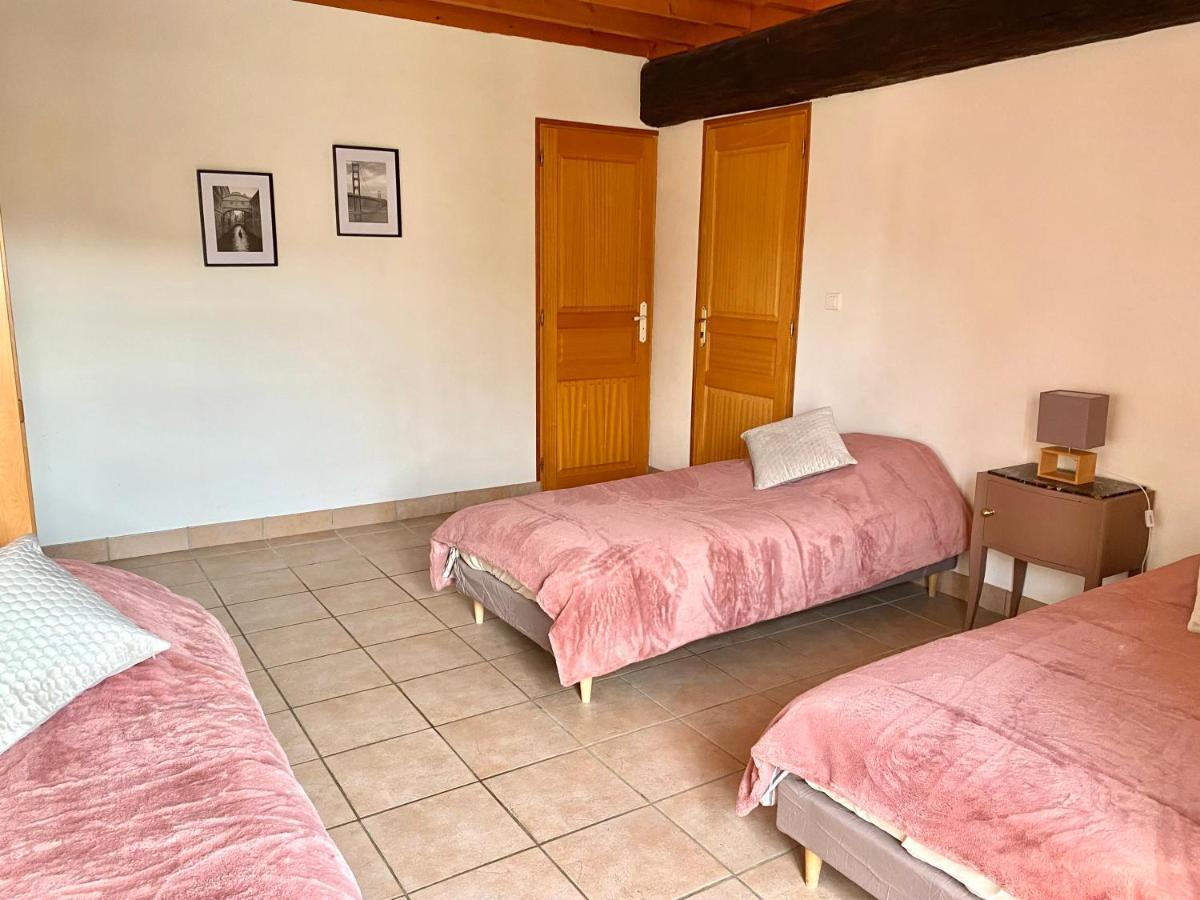 Bed and Breakfast Domaine Du Cellier De La Couronne Sézanne Exteriér fotografie
