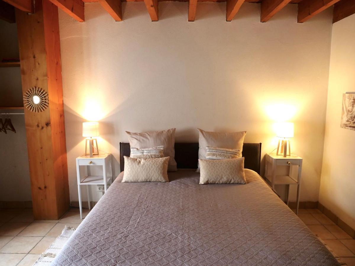 Bed and Breakfast Domaine Du Cellier De La Couronne Sézanne Exteriér fotografie