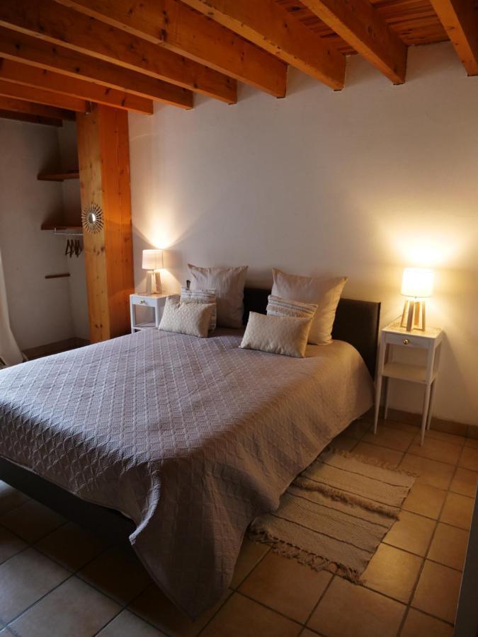 Bed and Breakfast Domaine Du Cellier De La Couronne Sézanne Exteriér fotografie